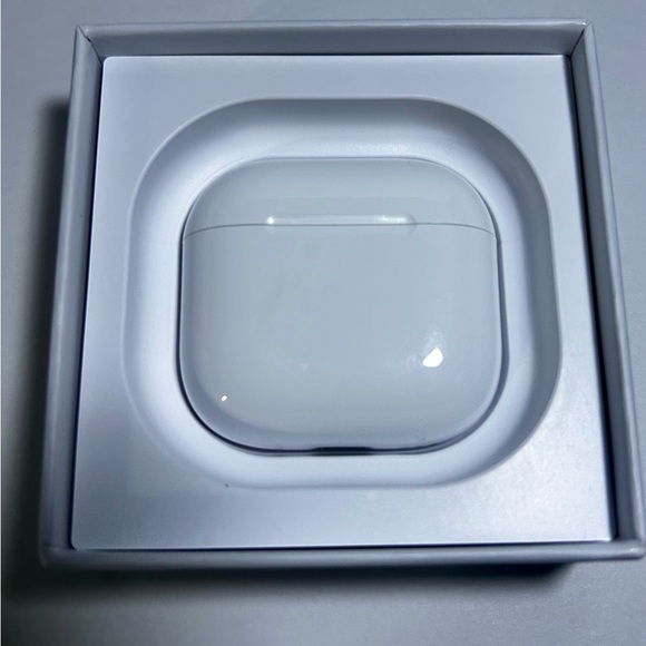 Apple White Earbud Headphones